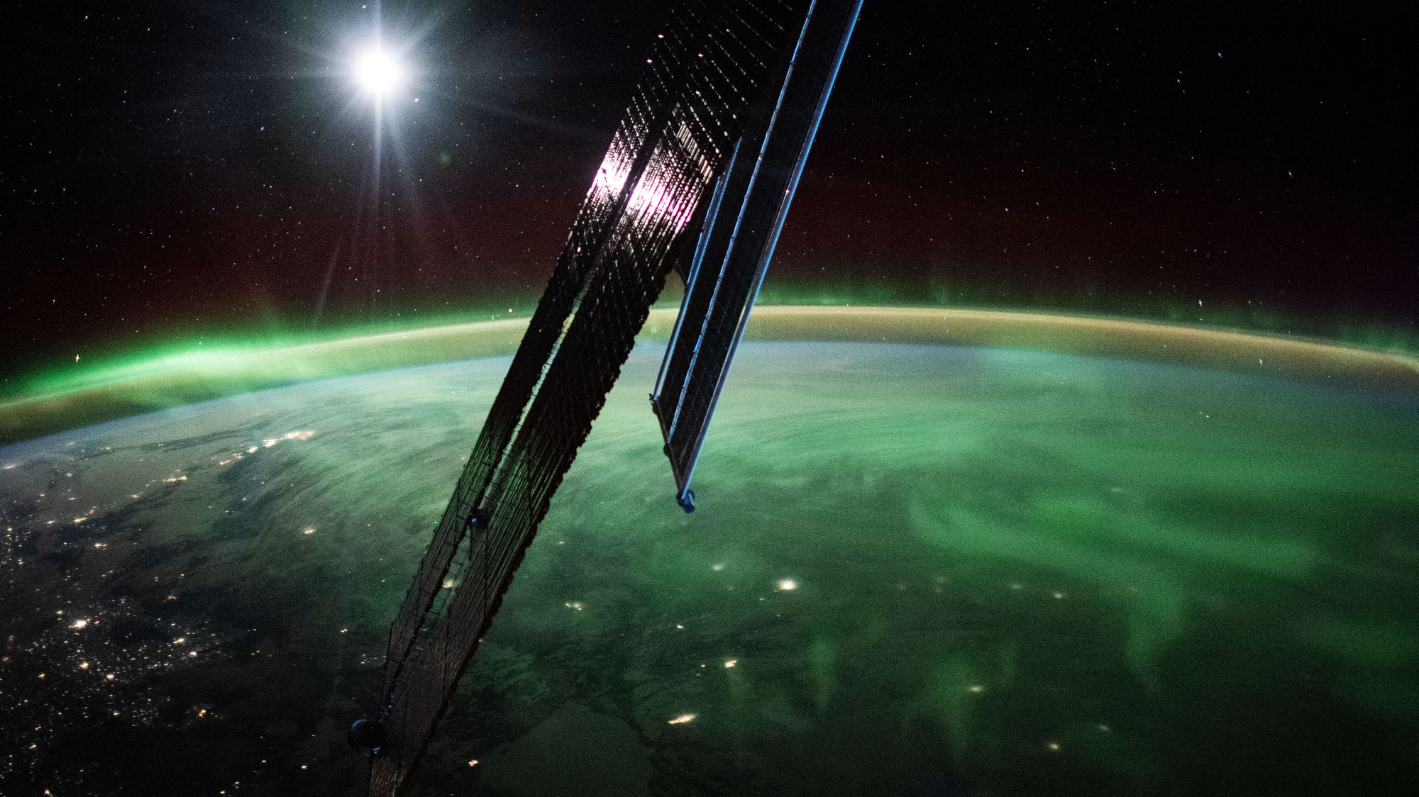 Solar activity causes light phenomena in the polar regions of Earth