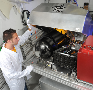 Fuel cell system for aircraft nose wheels