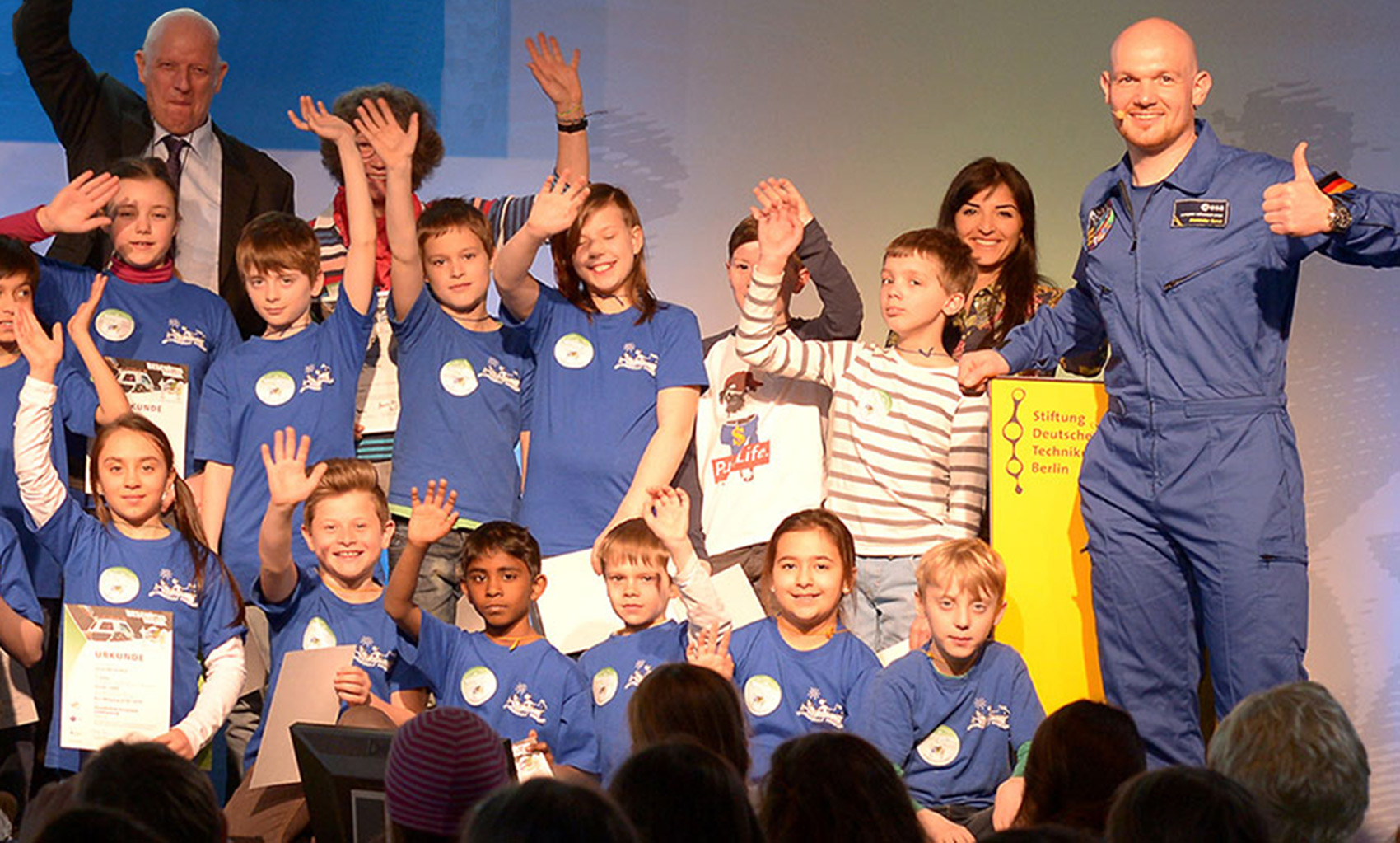 DLR Schulwettbewerb "Beschützer der Erde"