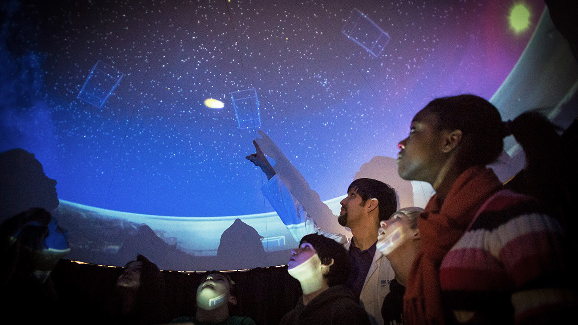 Young people at the DLR_School_Lab