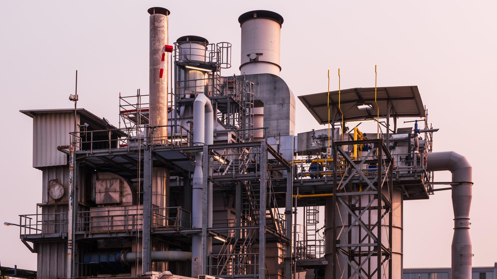 Fossil-fuel powered compressed air heaters