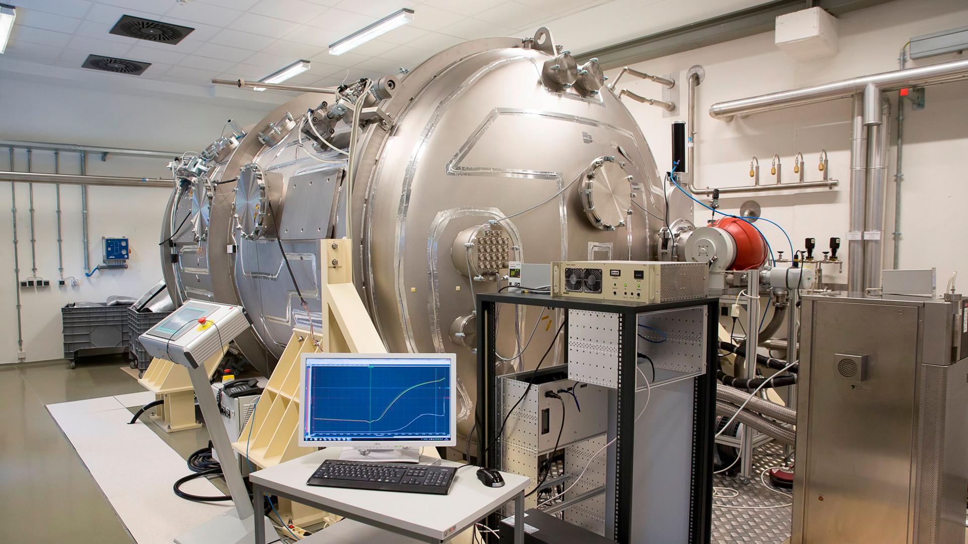 Closed space simulation facility during a test operation