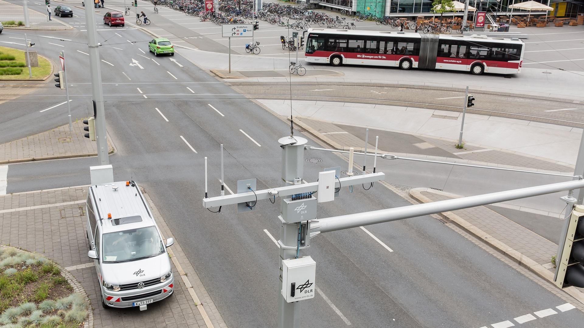 Car2X reference track on Braunschweig's inner city ring road
