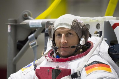 Matthias Maurer during his spacewalk training