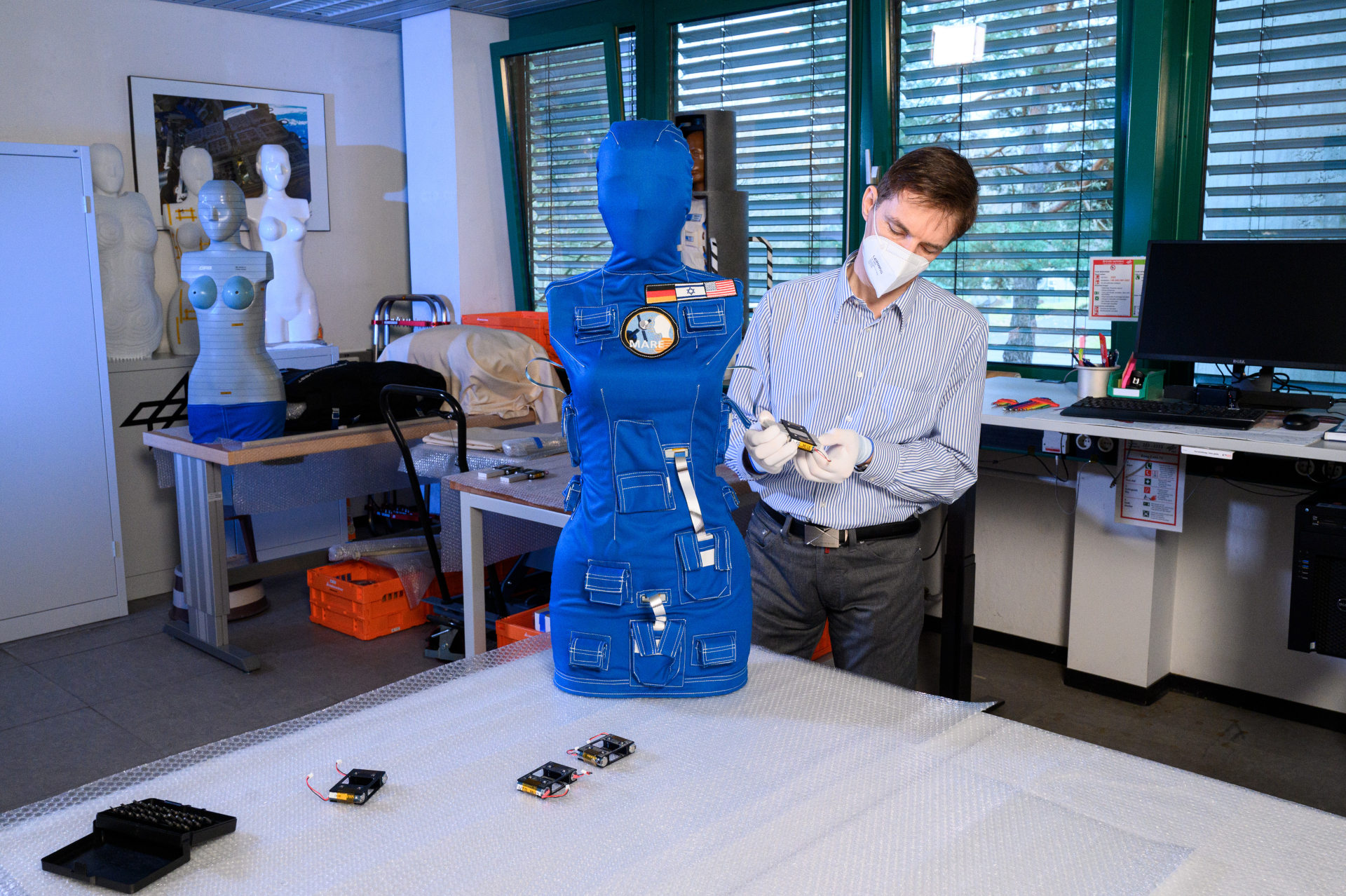 Assembling the Helga mannequin