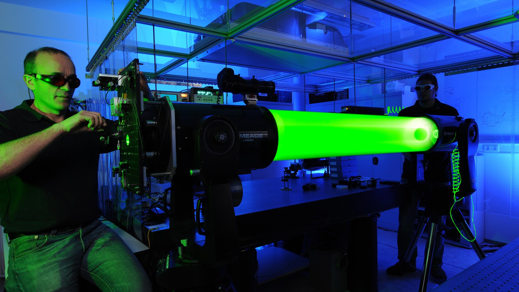 Method for laser-based determination of the trajectories of space debris particles
