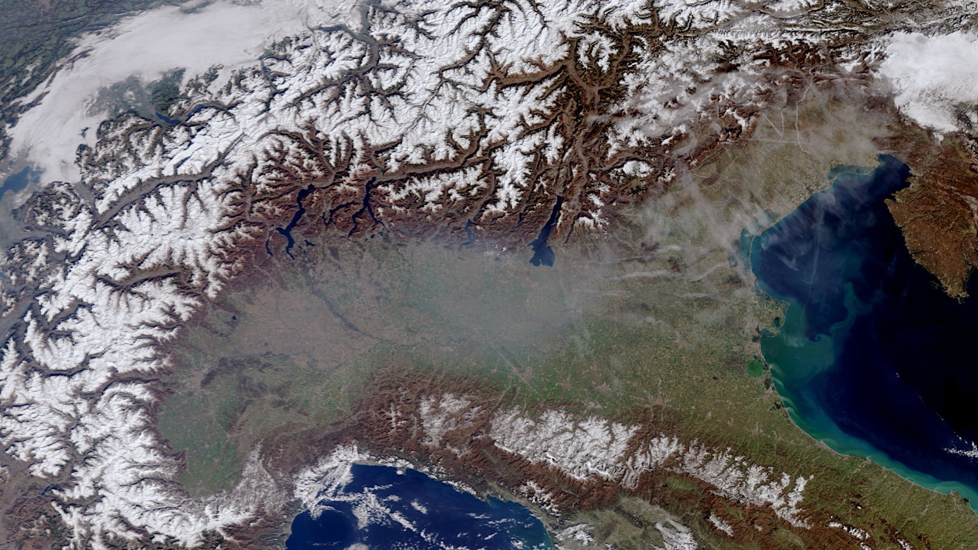 Snow cover in the Western Alps reaches the lowest levels ever recorded in some areas in spring 2023