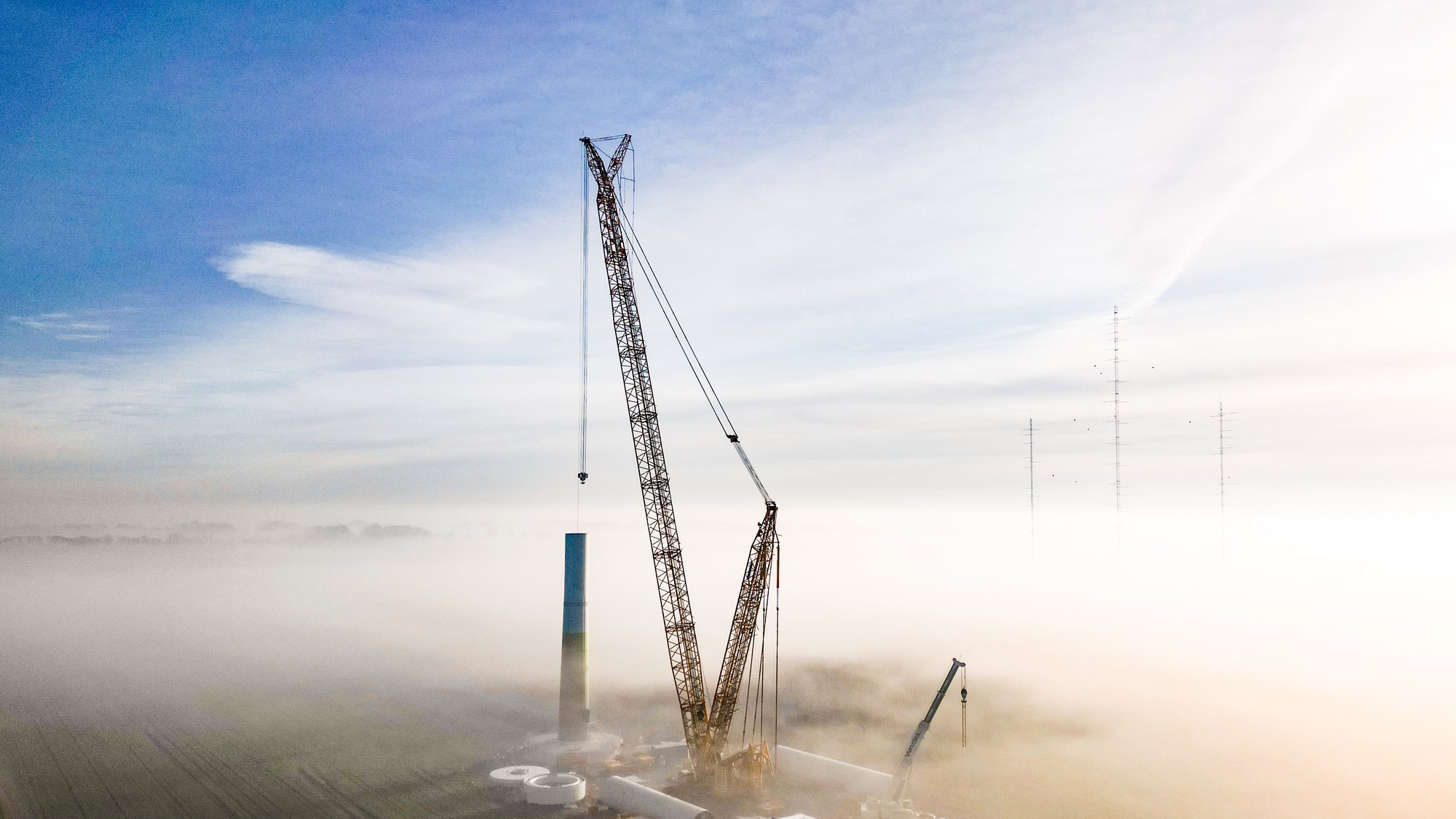 Assembly of the tower of the first wind turbine, OPUS 1