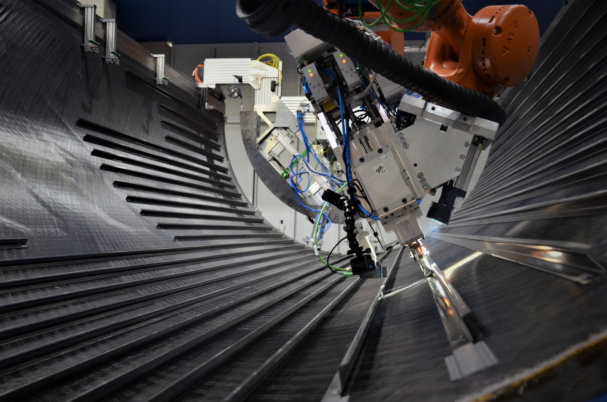 Ultrasonic welding instead of drilling and riveting