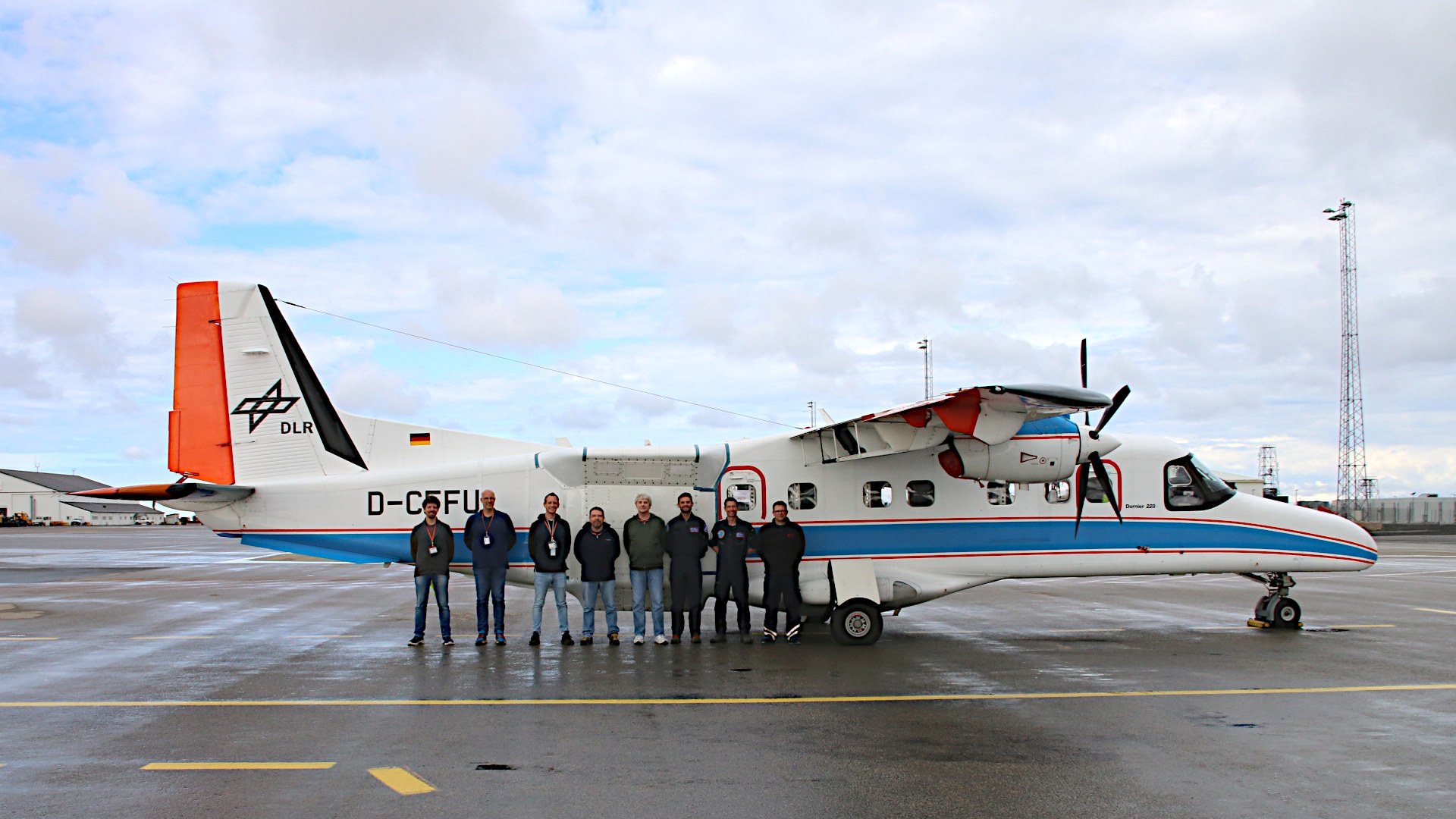 The radar and flight team of the Iceland campaign in front of DO 228-212
