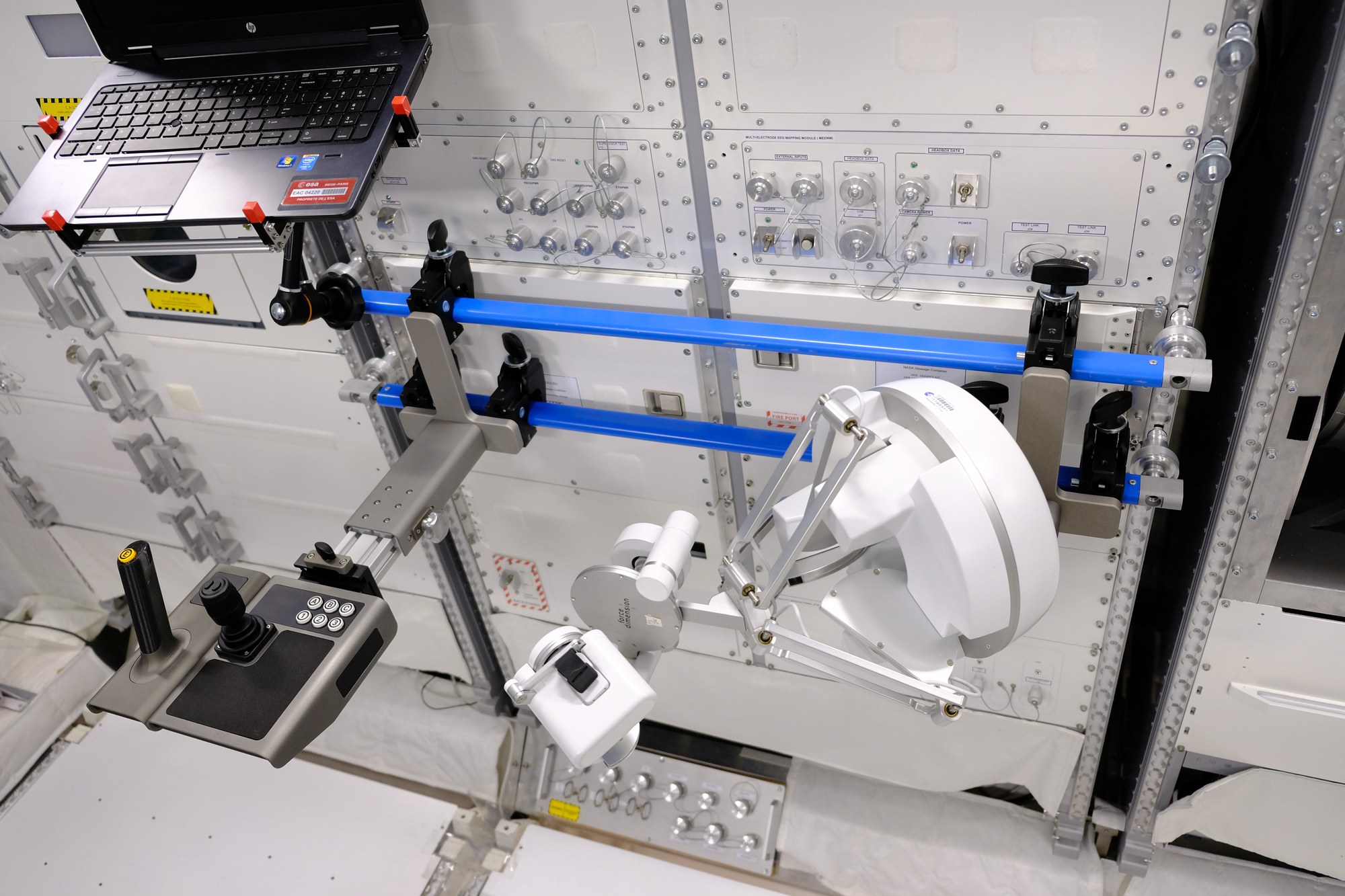 Control from space – Robot Command Terminal on board the ISS
