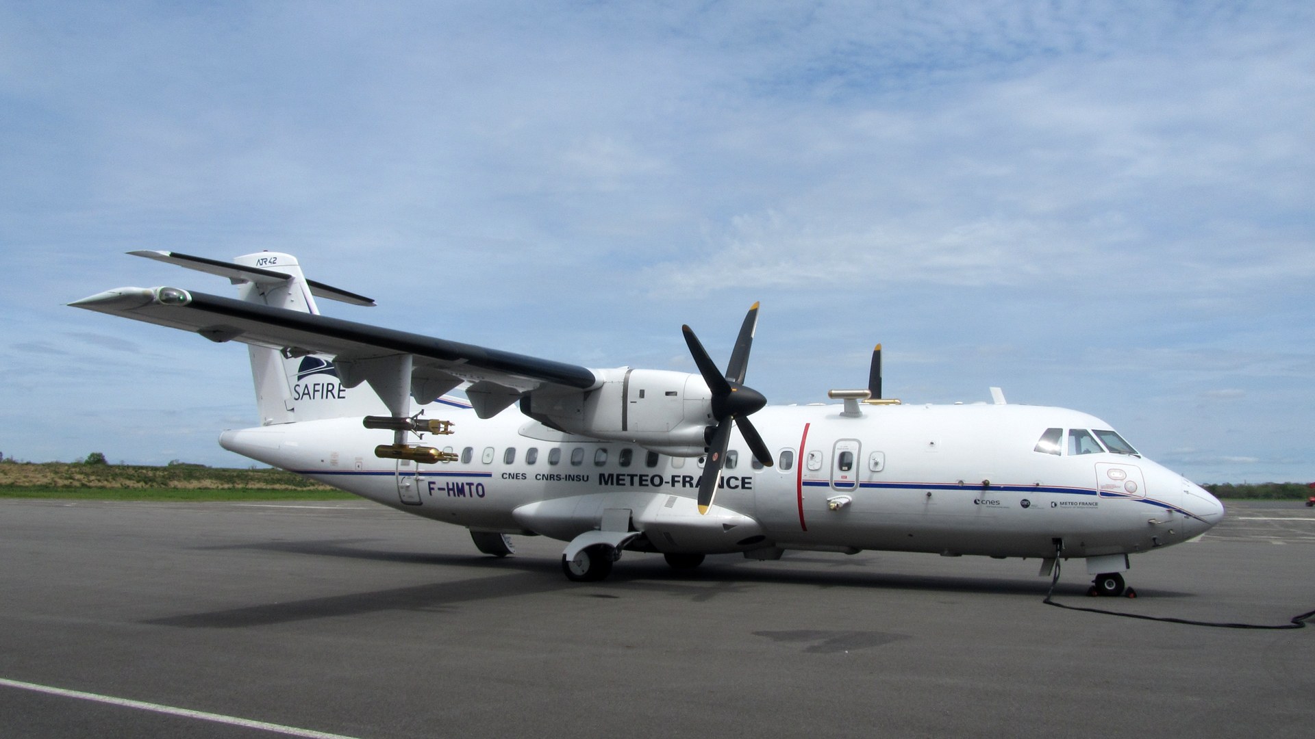 Measurement campaign with the ATR 42 research aircraft from Safire