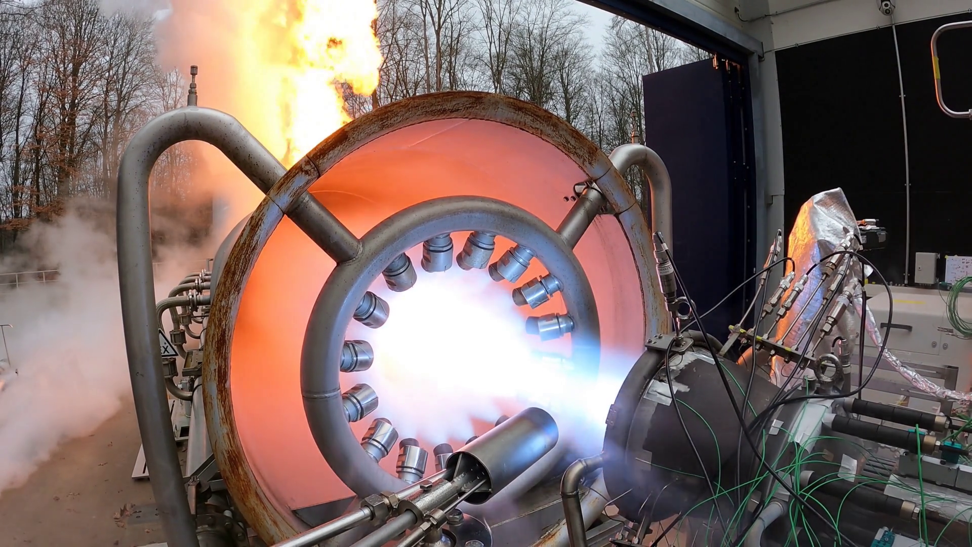 The picture shows the ignition of the LUMEN demonstrator.