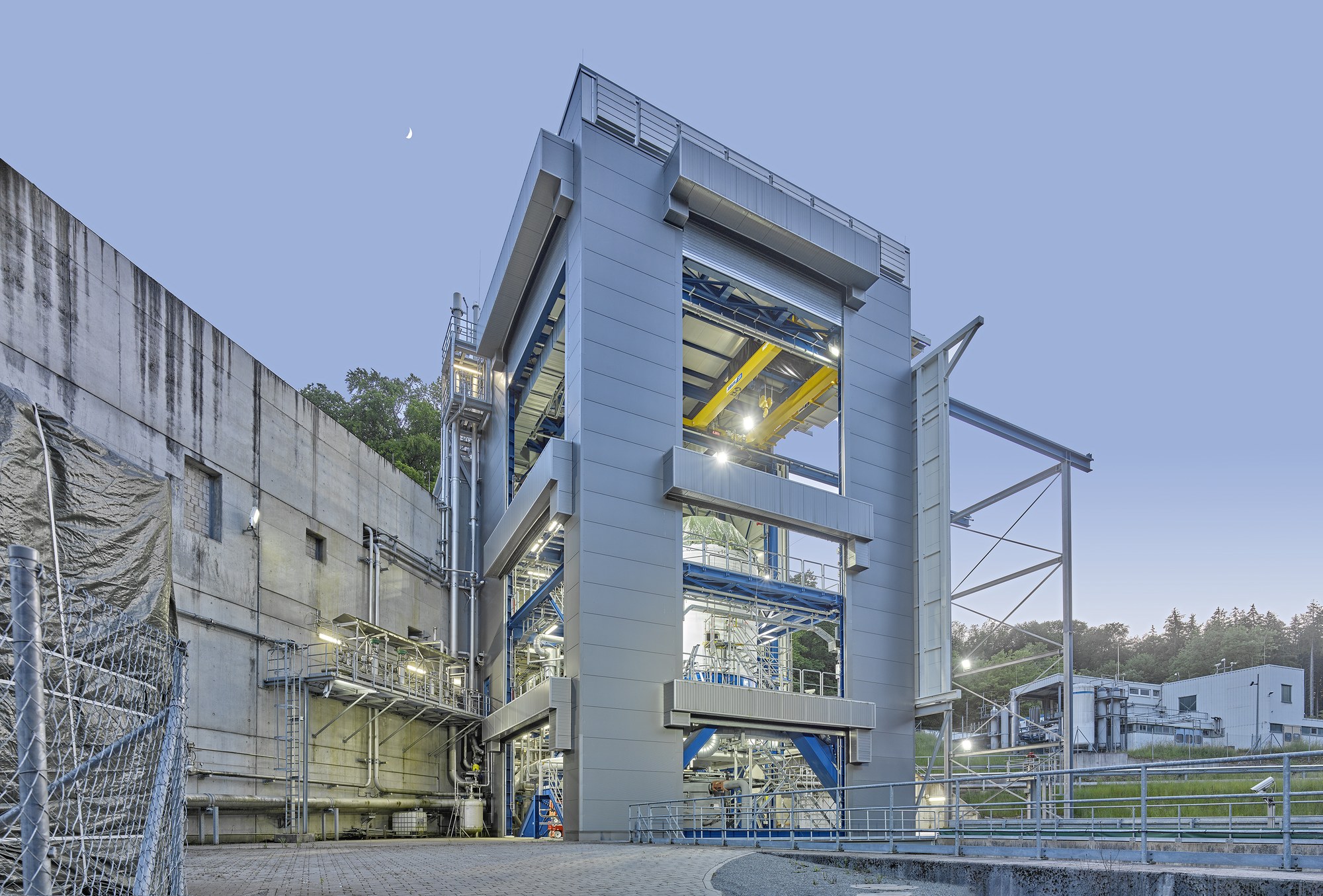 Test facilities for space propulsion systems – customisation on a large-scale