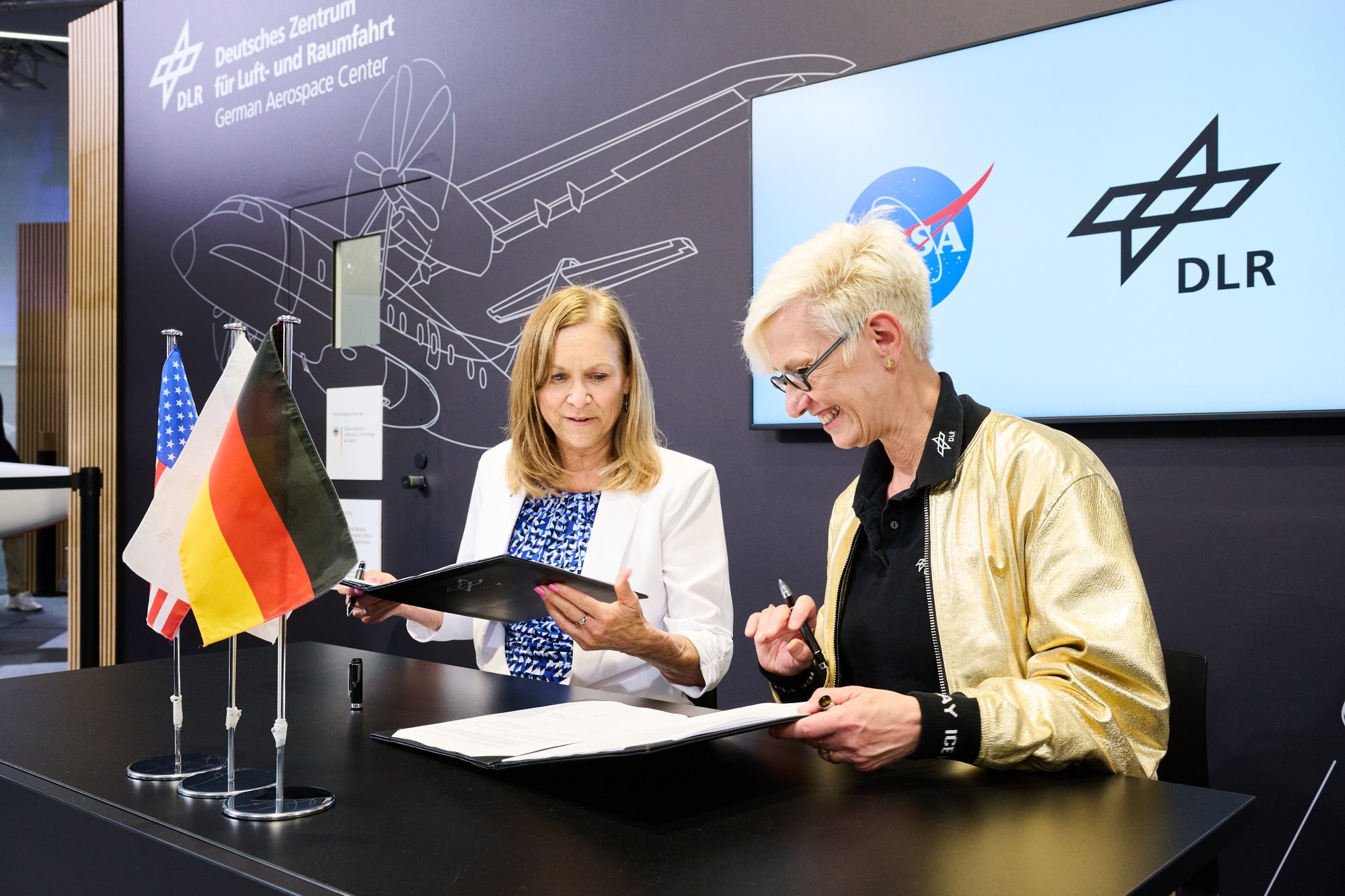 NASA and DLR sign agreement at the Paris Air Show 2025