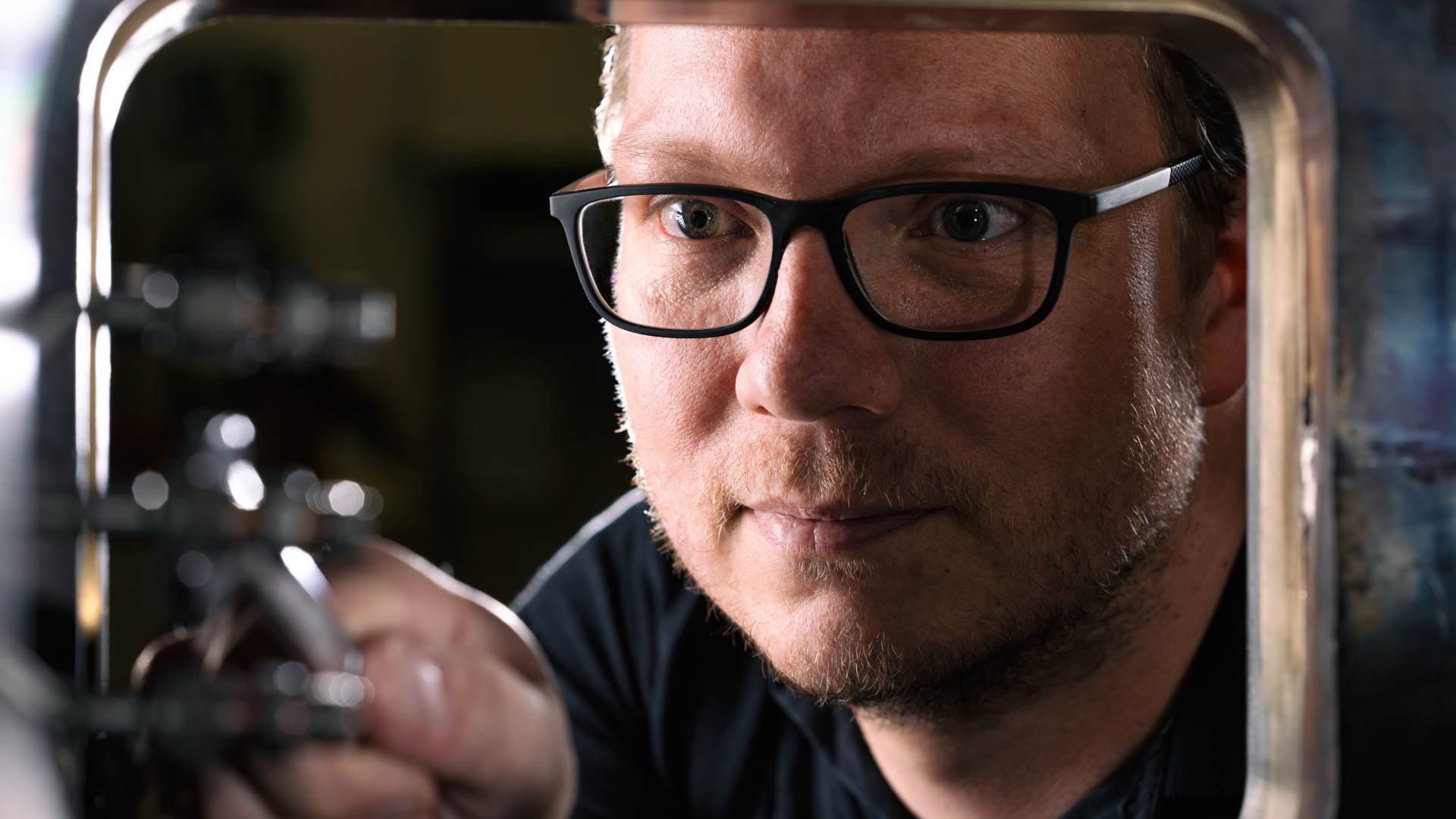 Working on the high-pressure combustor test bench