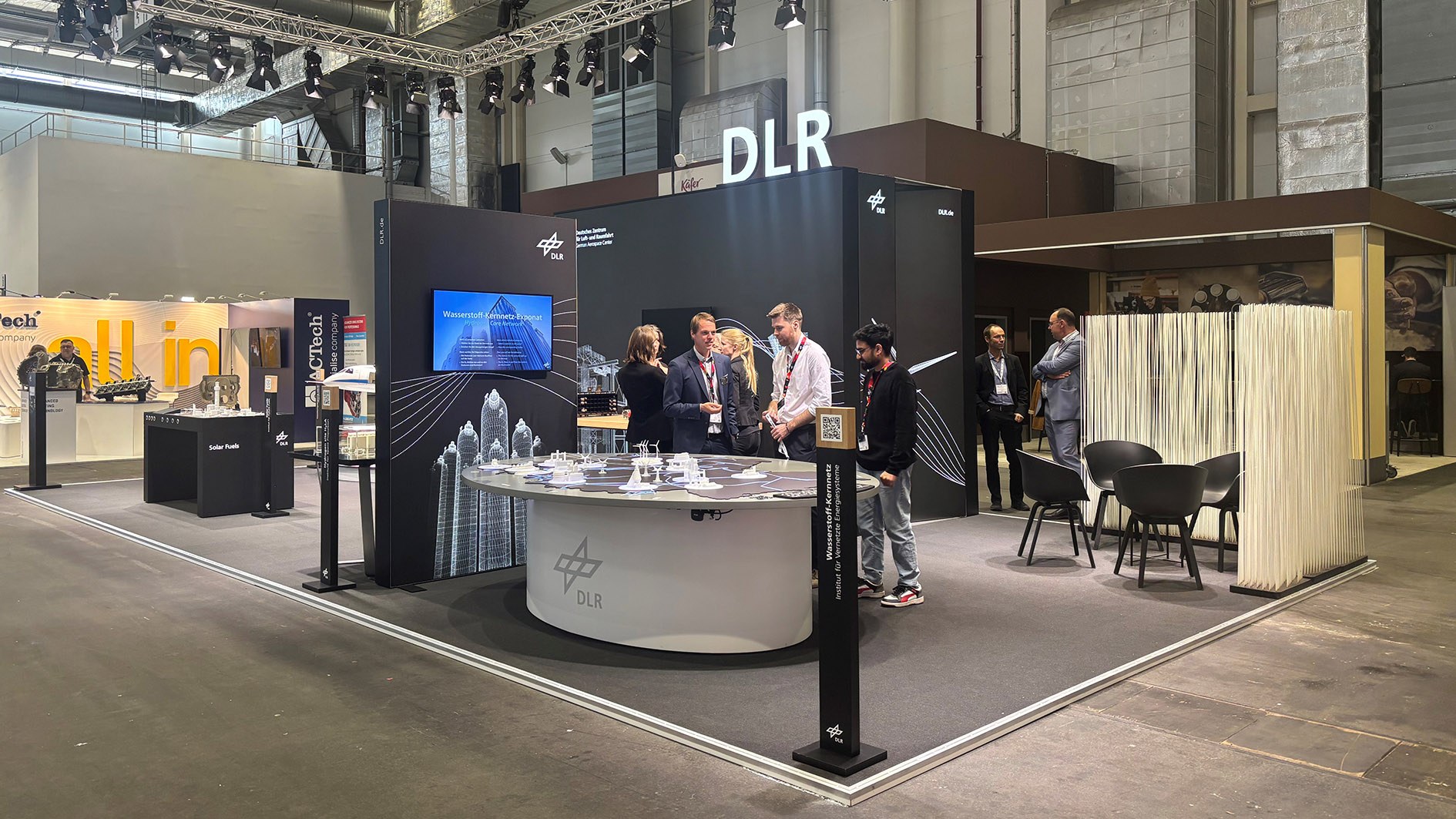 DLR stand at the Hydrogen Technology World Expo Europe 2025 in Hamburg