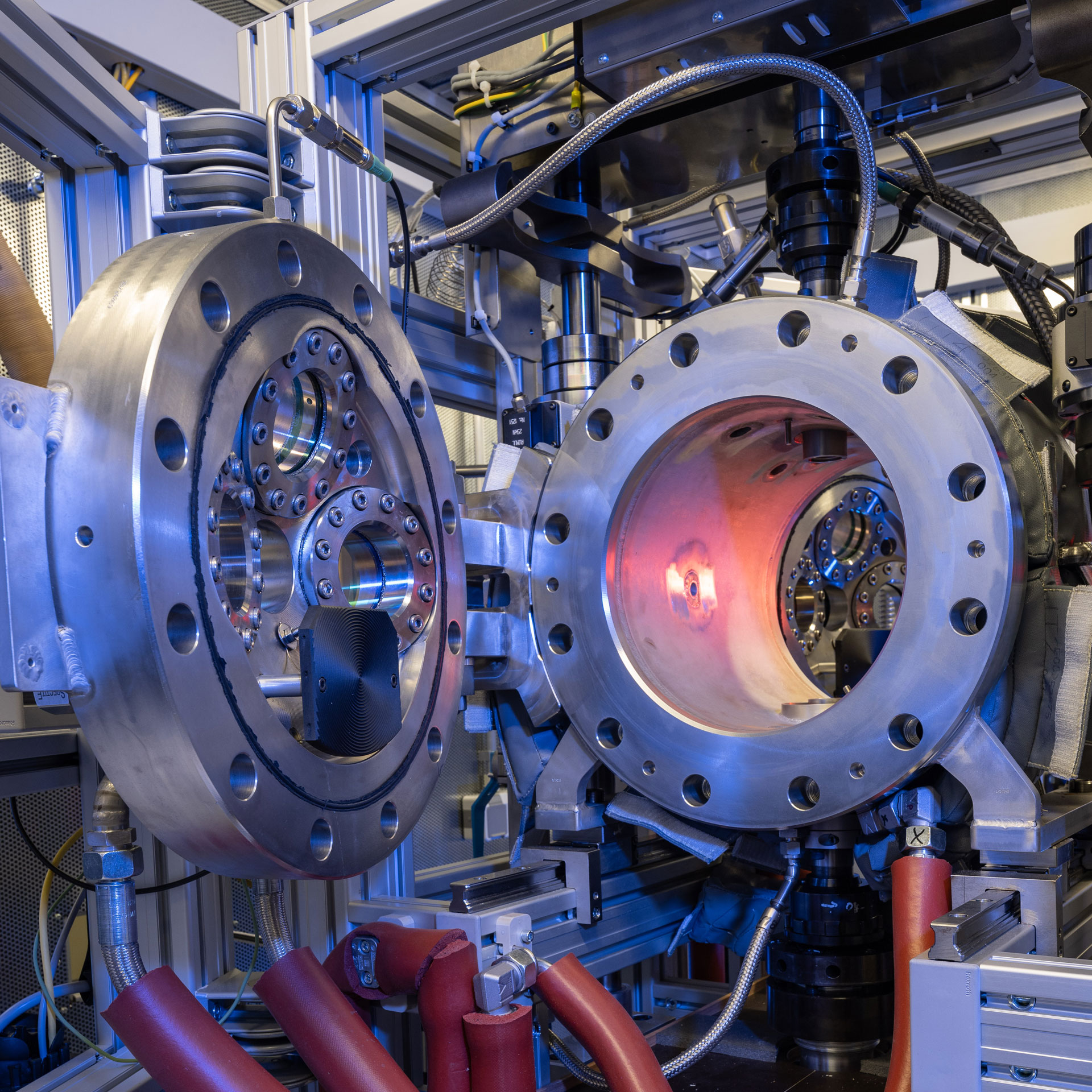 Close-up of the MTC-VHCF test bench