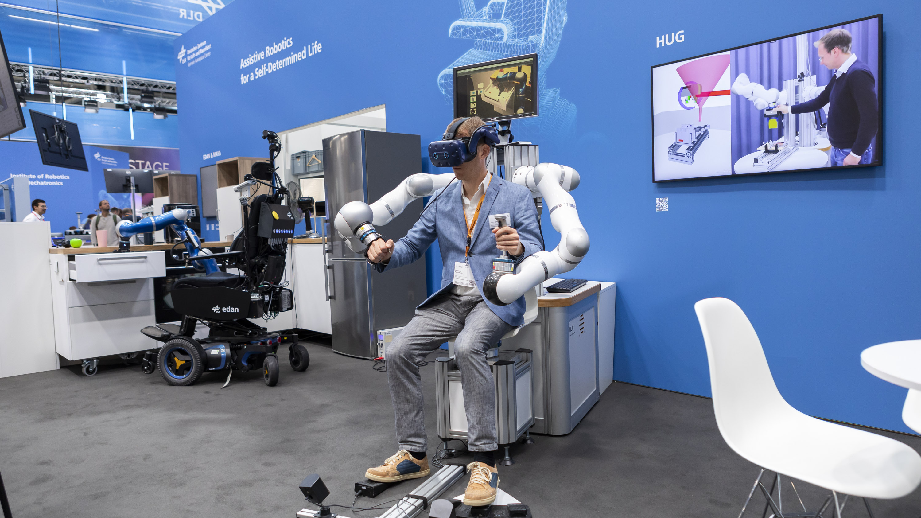 Haptic interaction device HUG