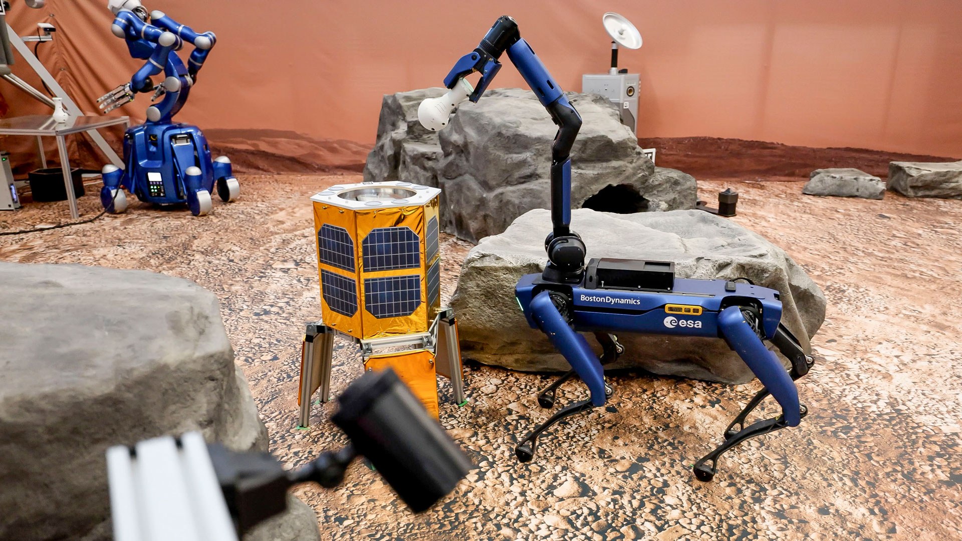 ESA's Spot robot delivers sample containers to the transfer station