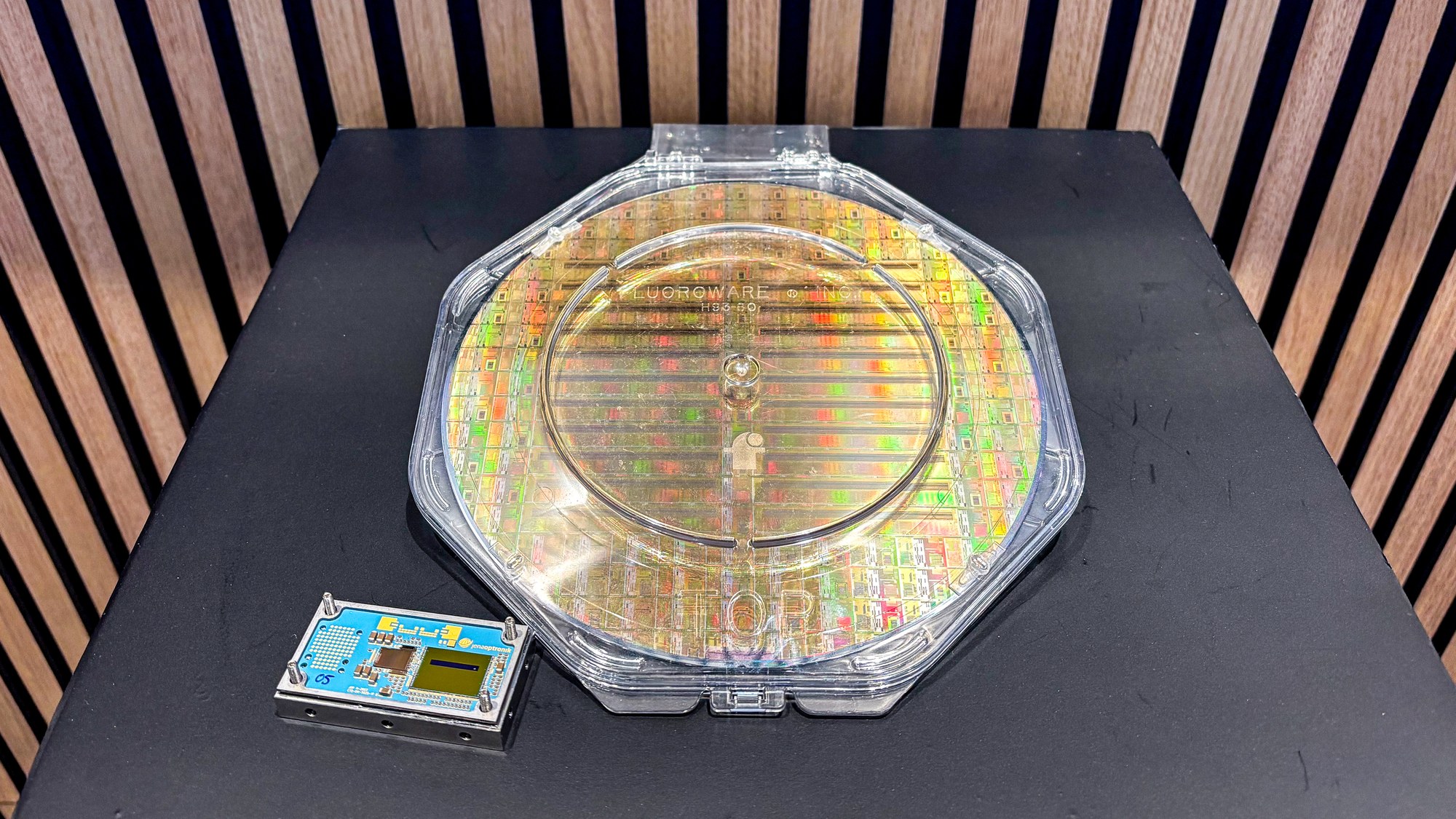 CMOS-TDI Detector 8,000 – new standards for Earth observation