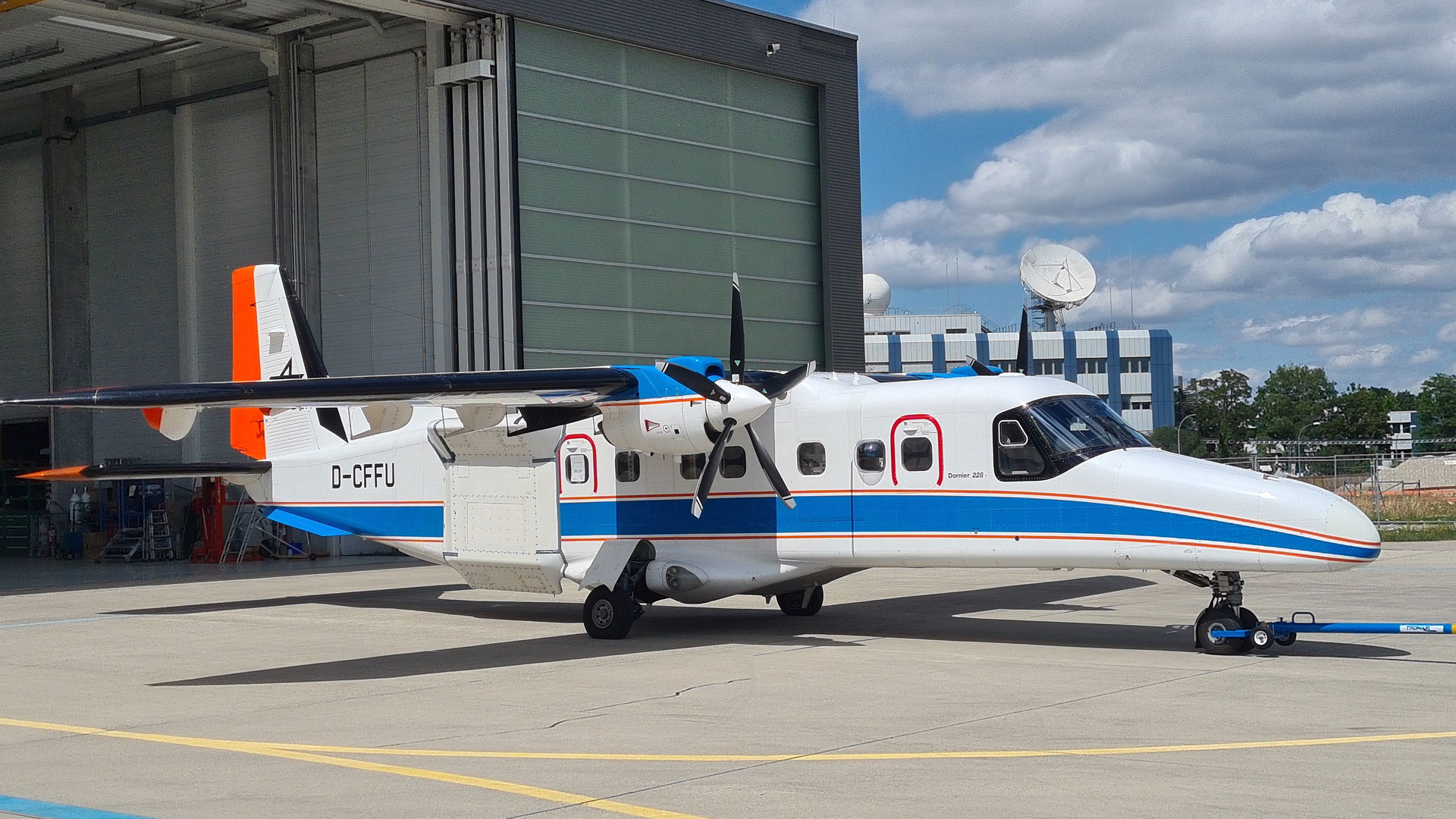 DLR's Dornier Do 228-212 D-CFFU with installed F-SAR