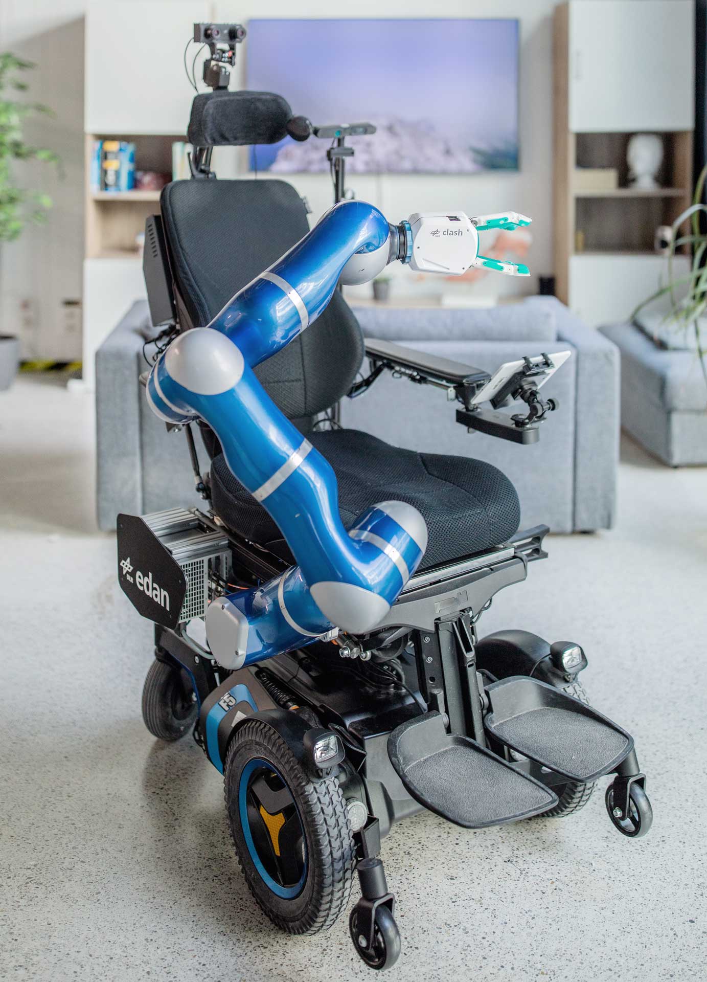 DLR EDAN assistive robotic system