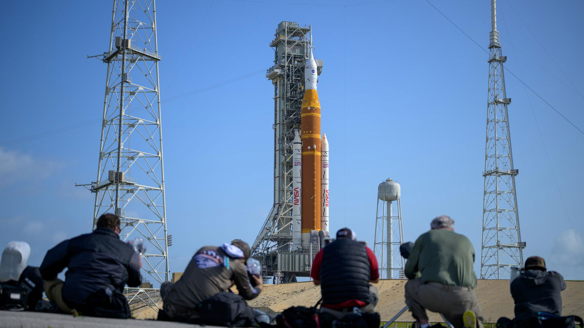 Let's go! Artemis II at Launch Complex 39B of the Kennedy Space Center