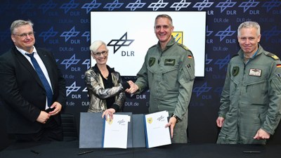 Signing of the cooperation agreement between DLR and the German Air Force at ILA Berlin 2026