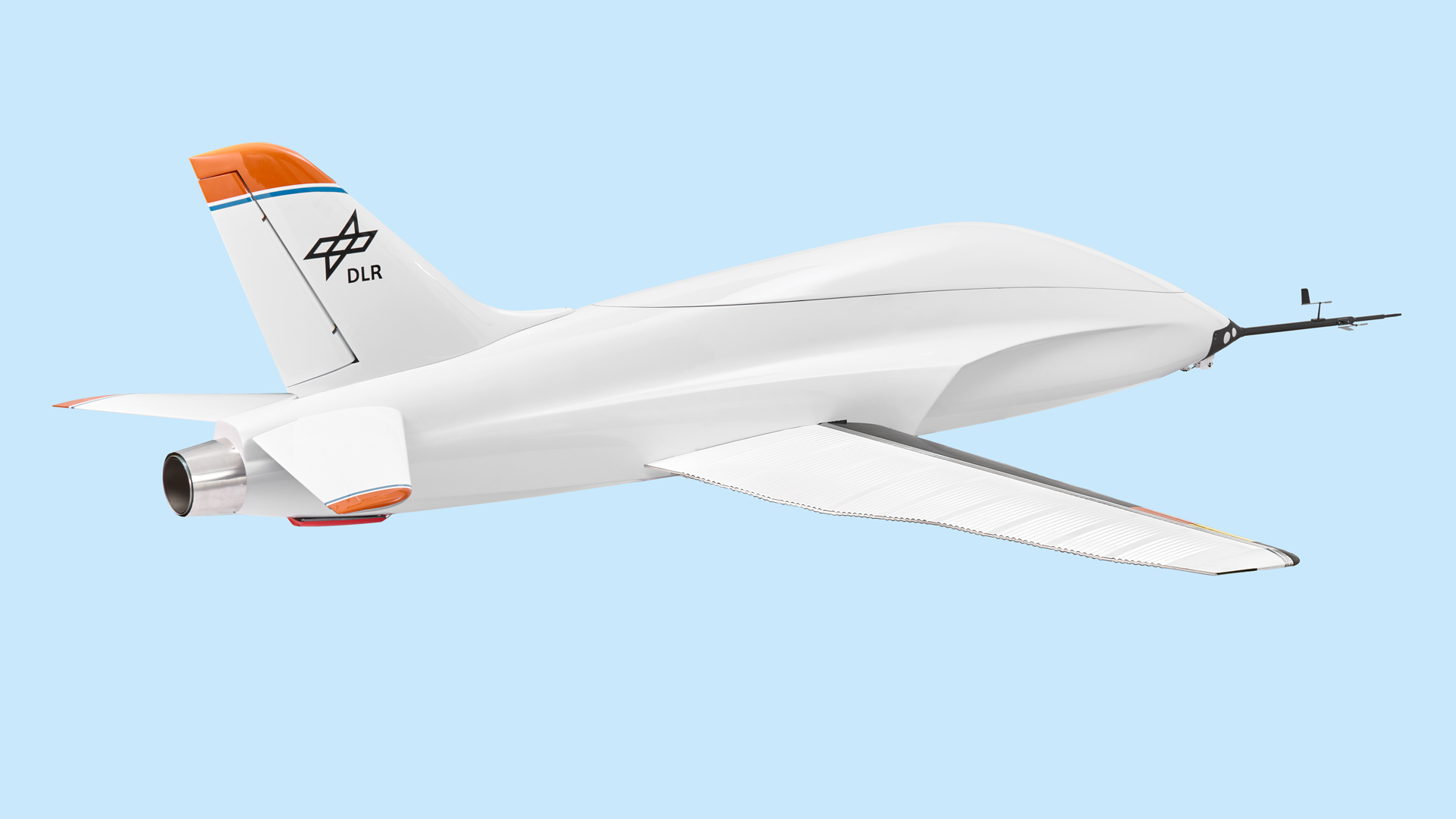 Experimental aircraft PROTEUS with morphAIR wings