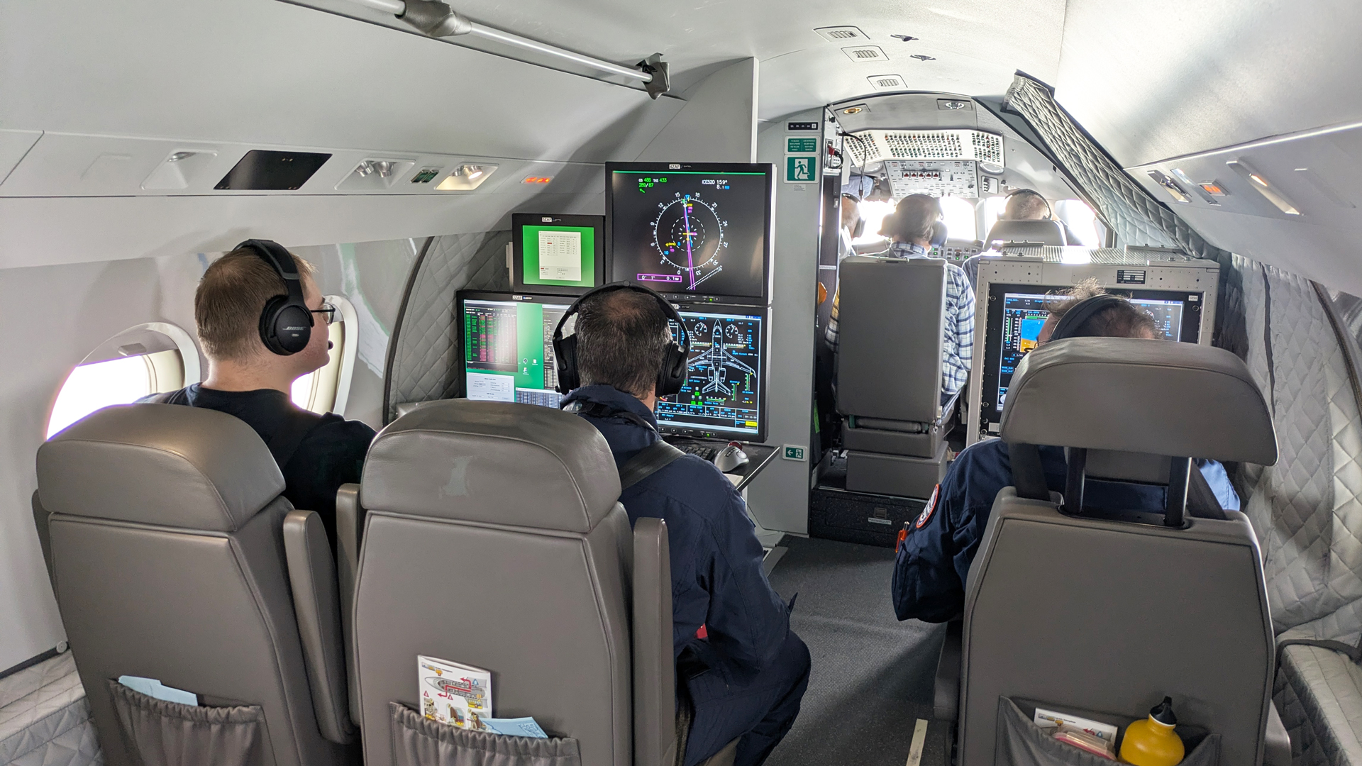 Team on board DLR's ISTAR research aircraft