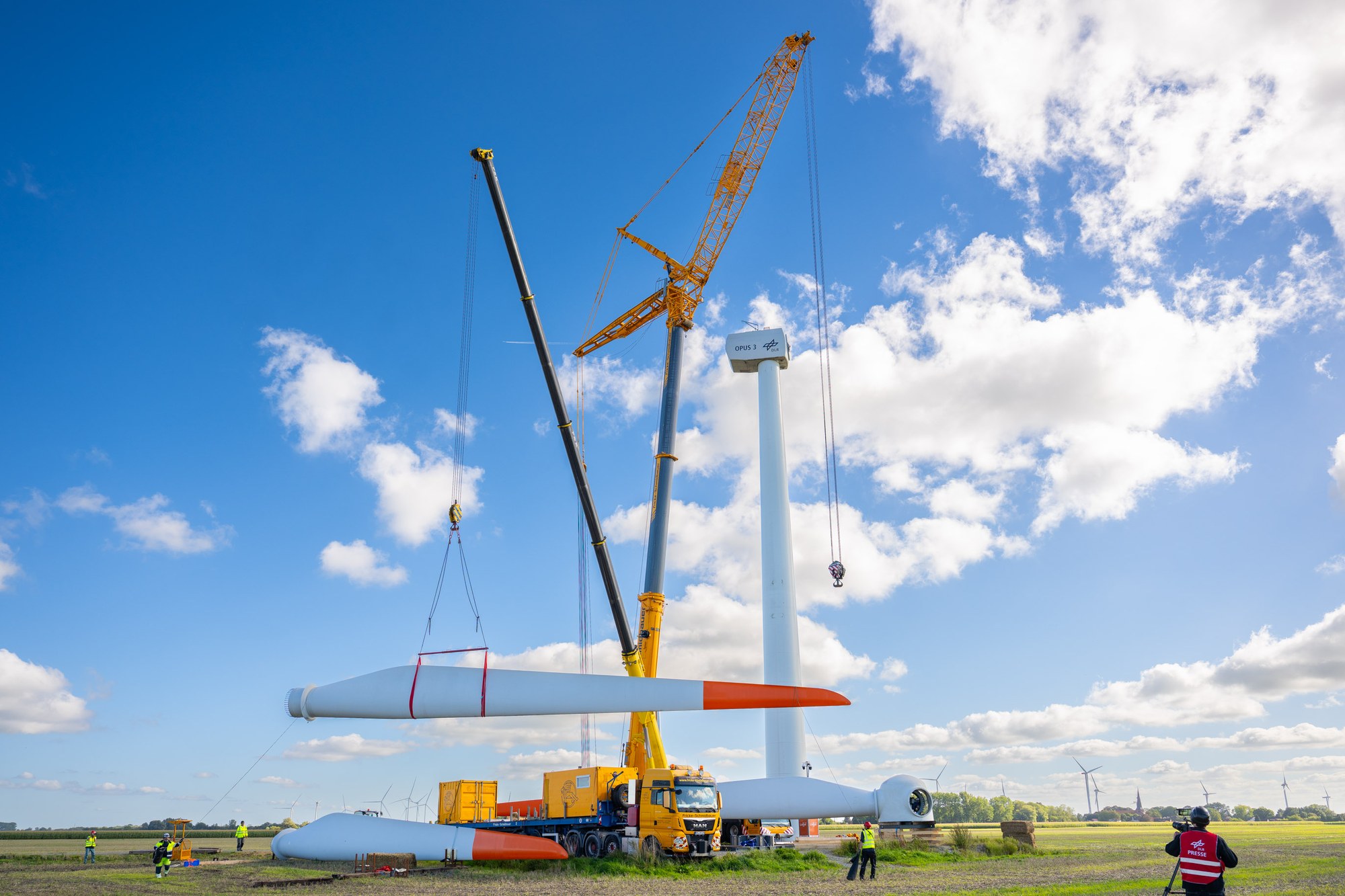 Preparing the rotor blades for installation on the rotor hub