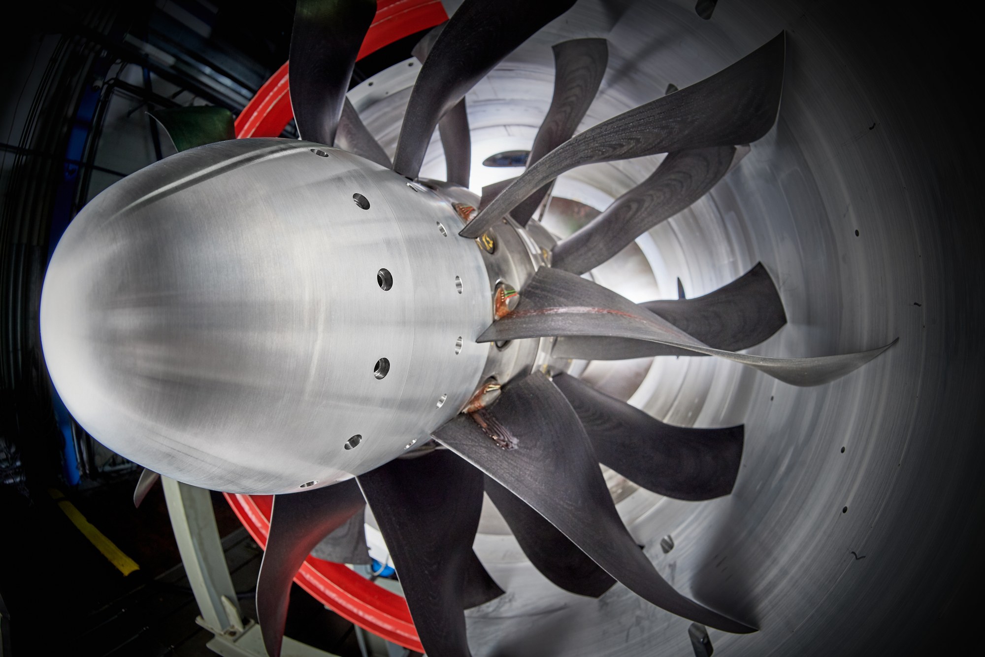 Shrouded propfan CRISP