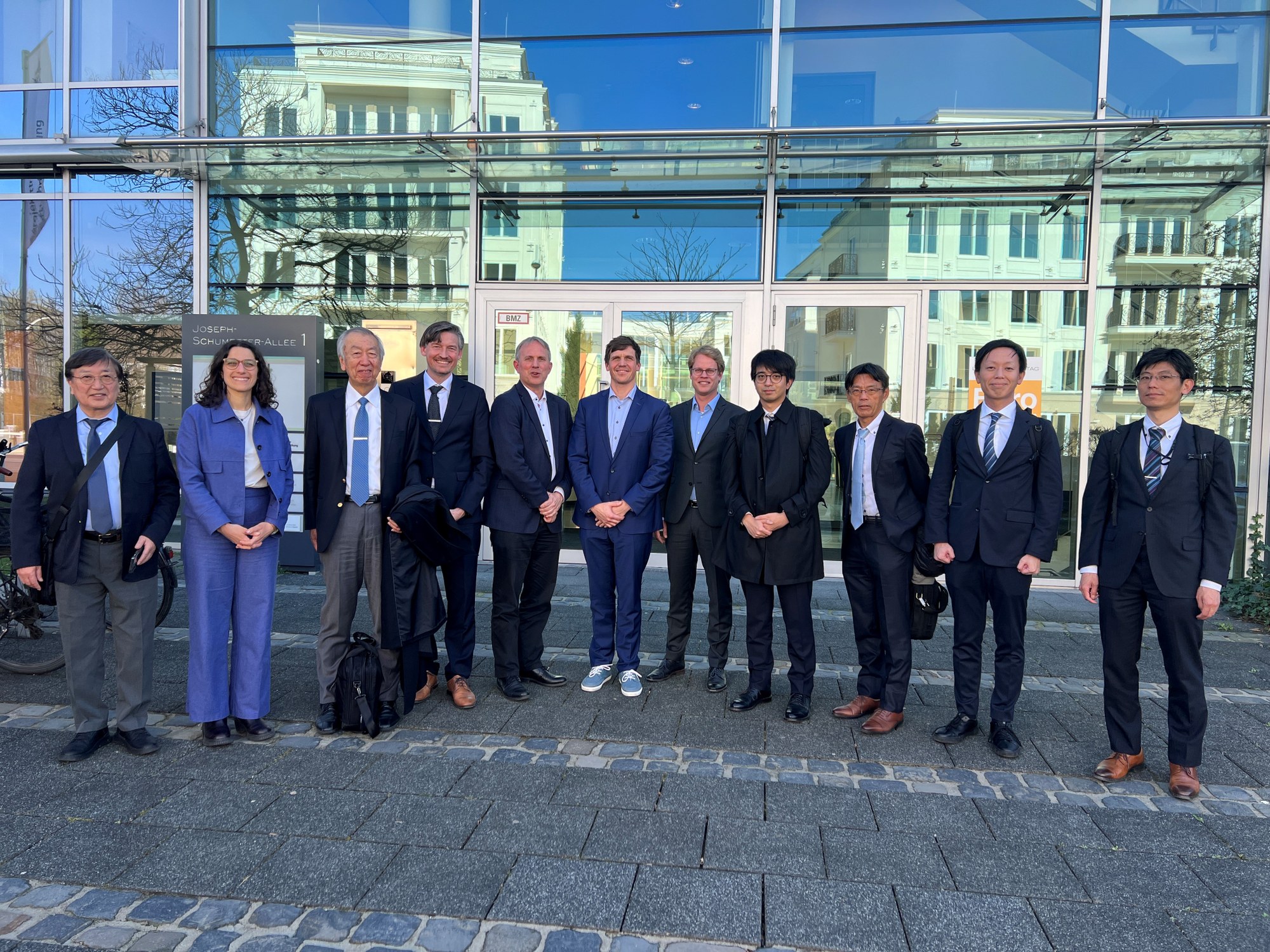 Group photo of the delegation of the Japan Engineers Federation (JEF) and the PT-LF