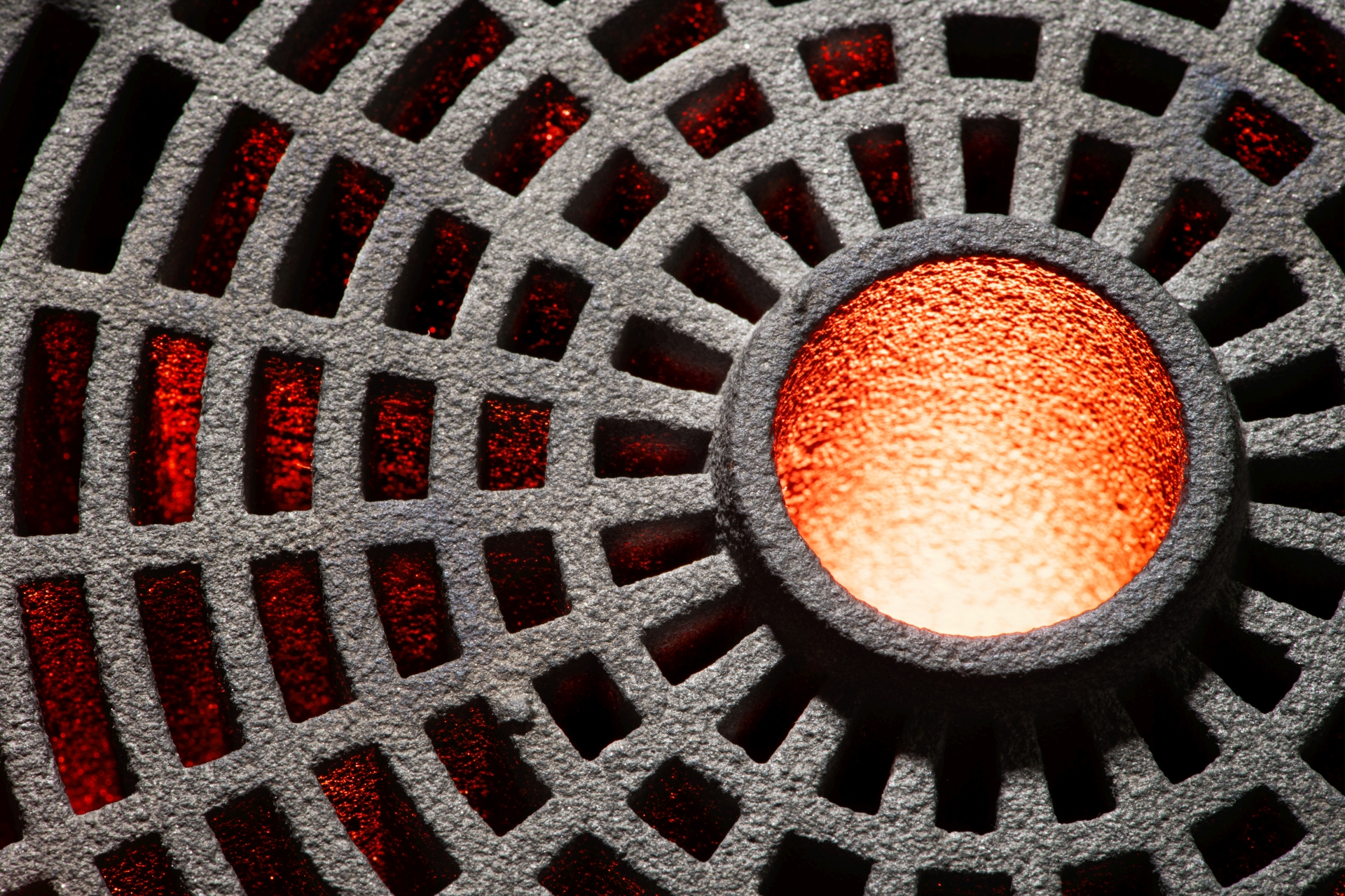 Induction-heated lattice structure on the test rig of the DLR Institute for Engineering Thermodynamics