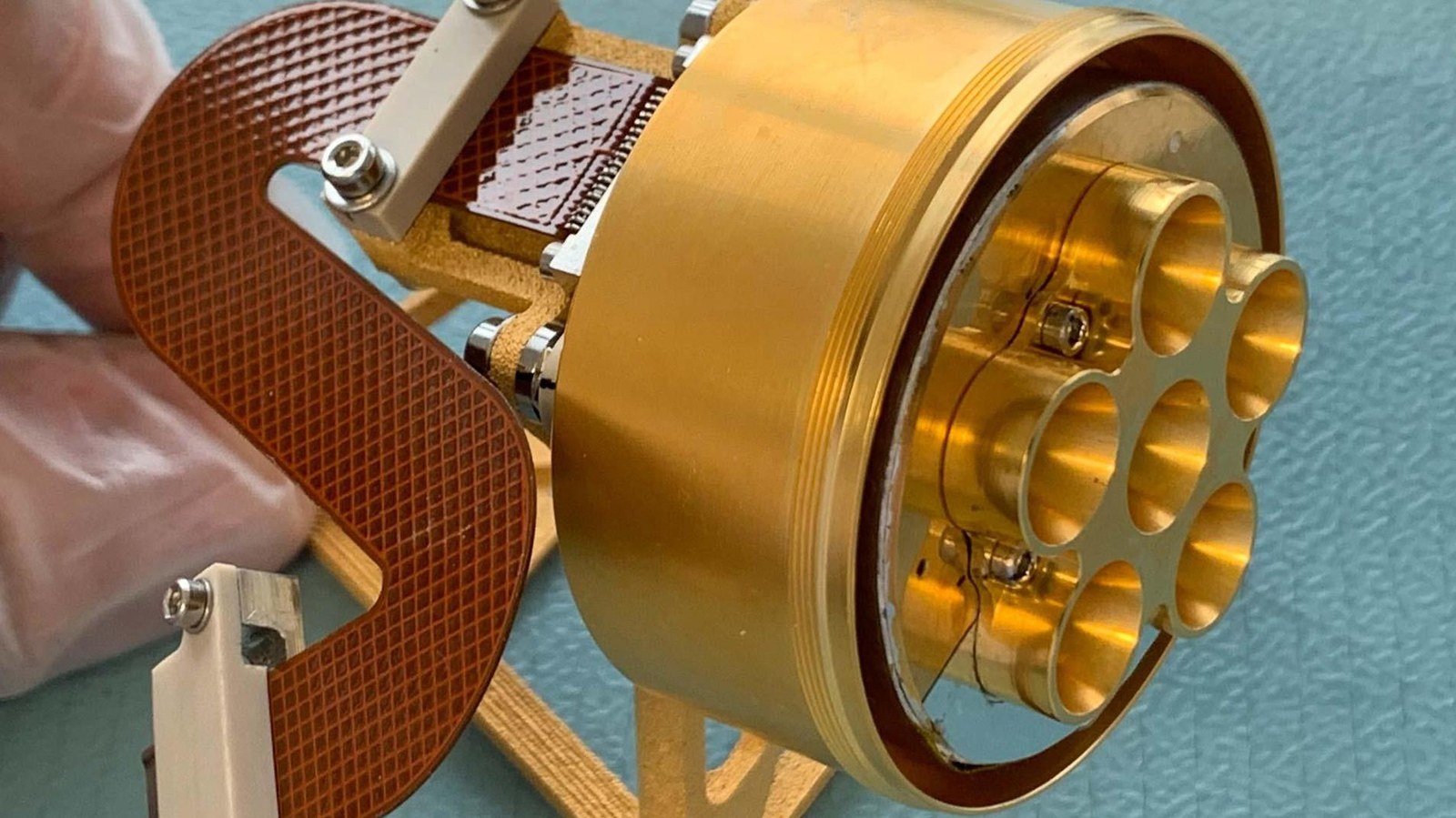 miniRAD radiometer for the MMX mission