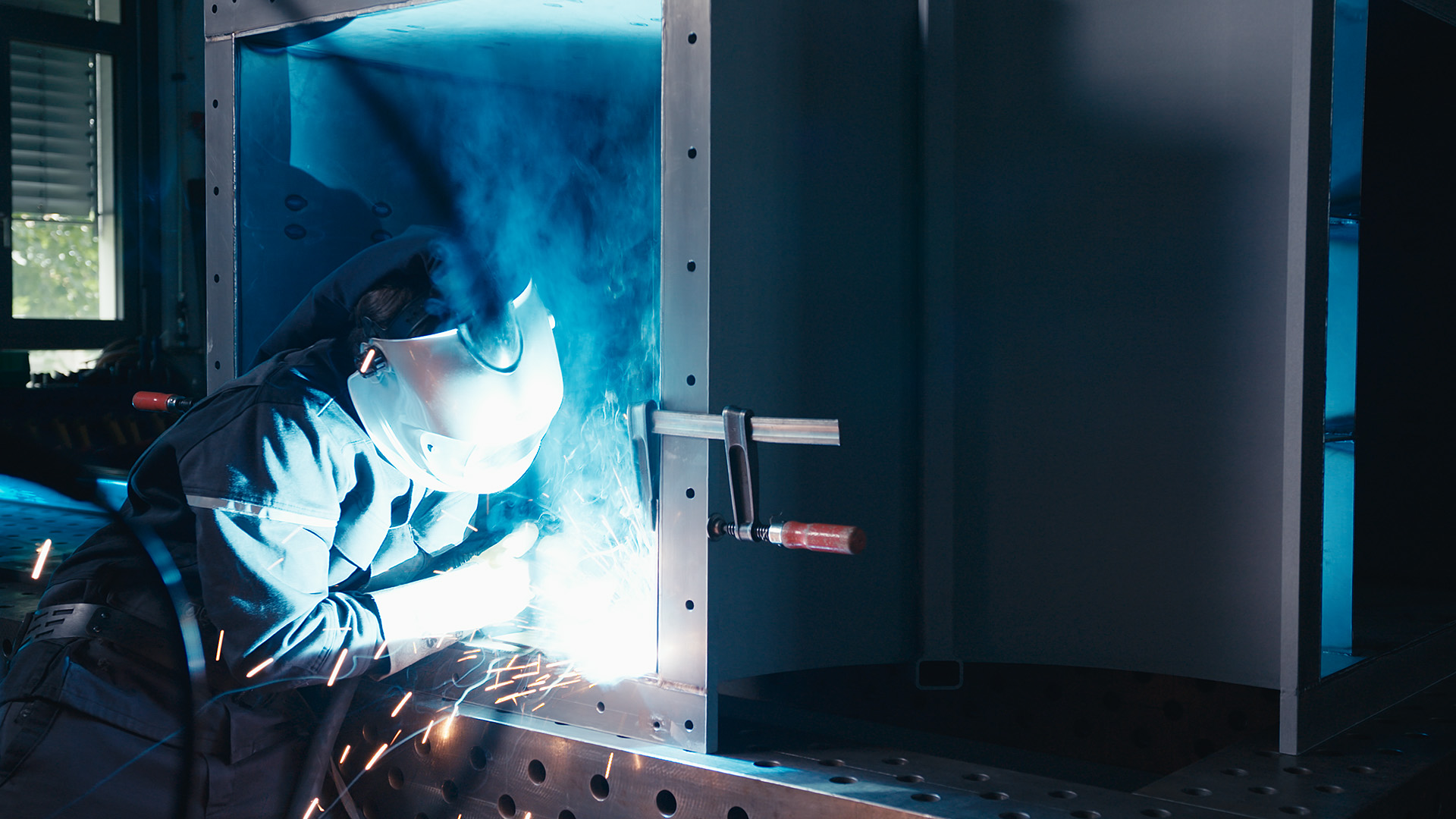 Shielded gas welding of a steel structure