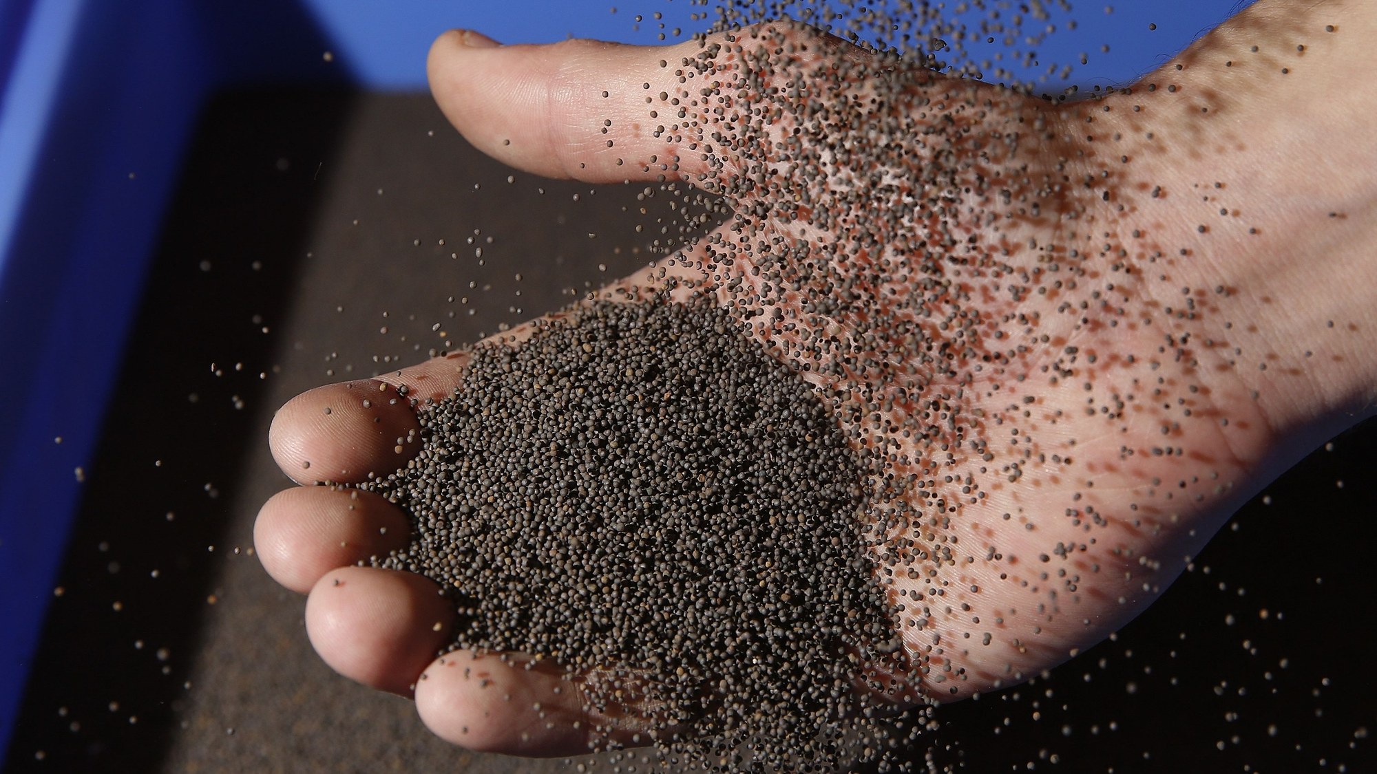 Sintered bauxite particles