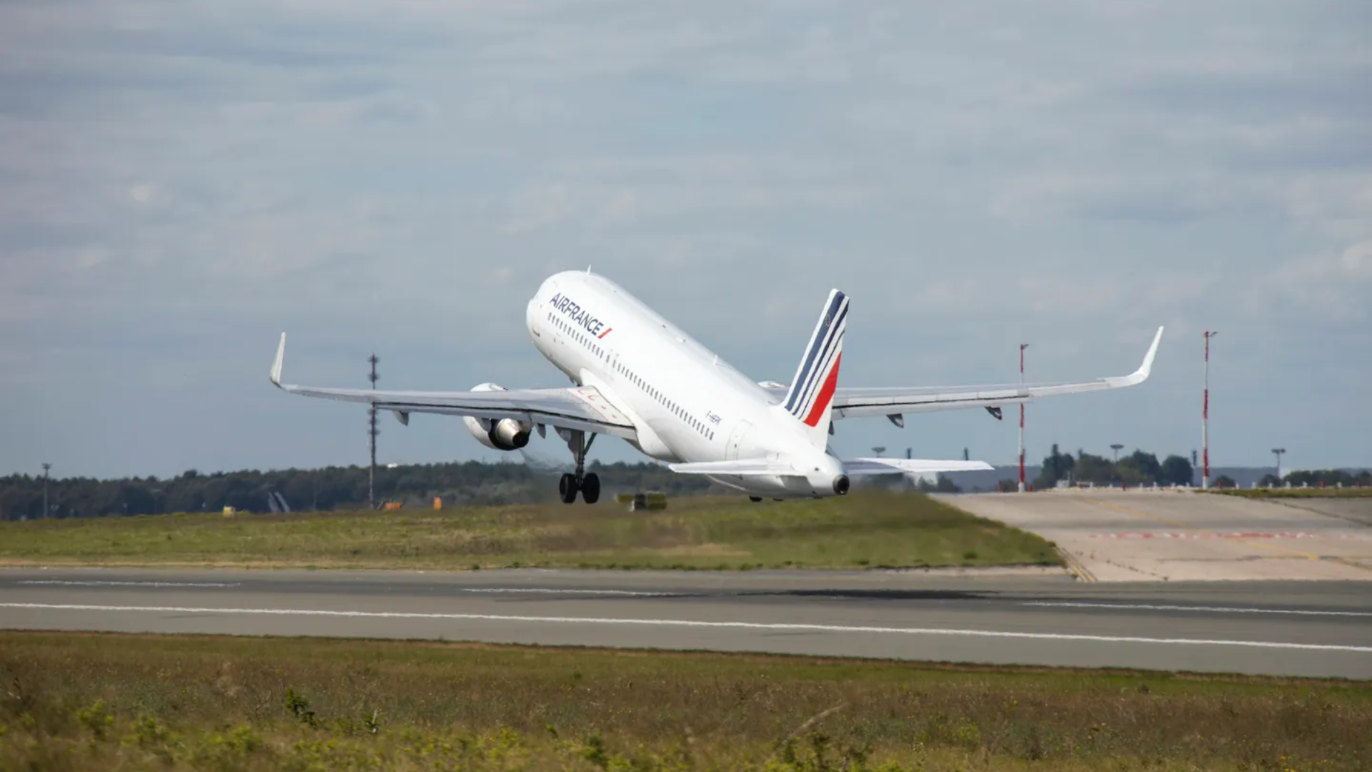 Airbus with Air France Logo taking off