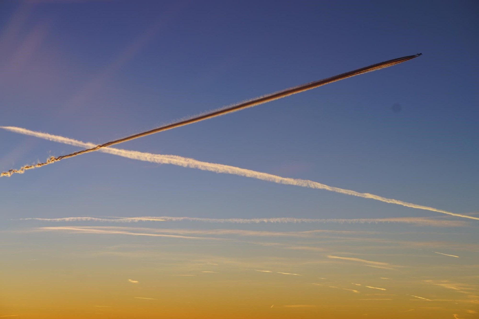 Condensation Trails o