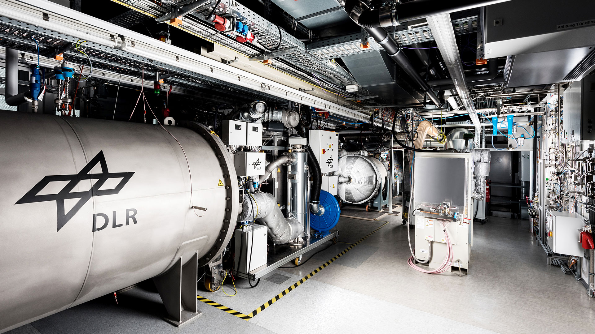 Large-scale research facility research power plant