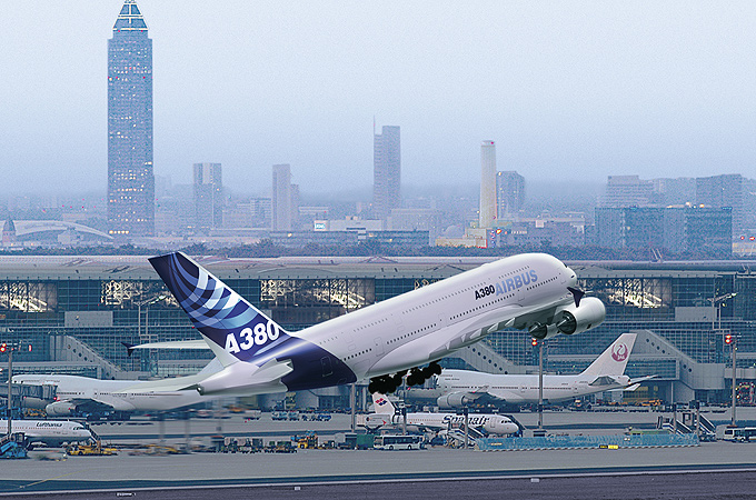 Ein Airbus A380 hebt sicher und pünktlich ab. 
Bild: Fraport