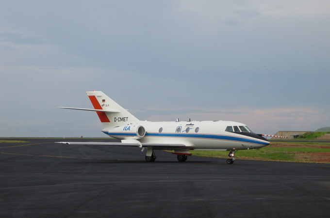 Los geht's: Die Falcon startet zum Rendezvous mit dem Gewitter. Bild: DLR