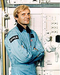 Ernst Messerschmid gehörte zusammen mit Reinhard Furrer und fünf weiteren Astronauten zur Crew der D-1 Mission. 
Bild: DLR